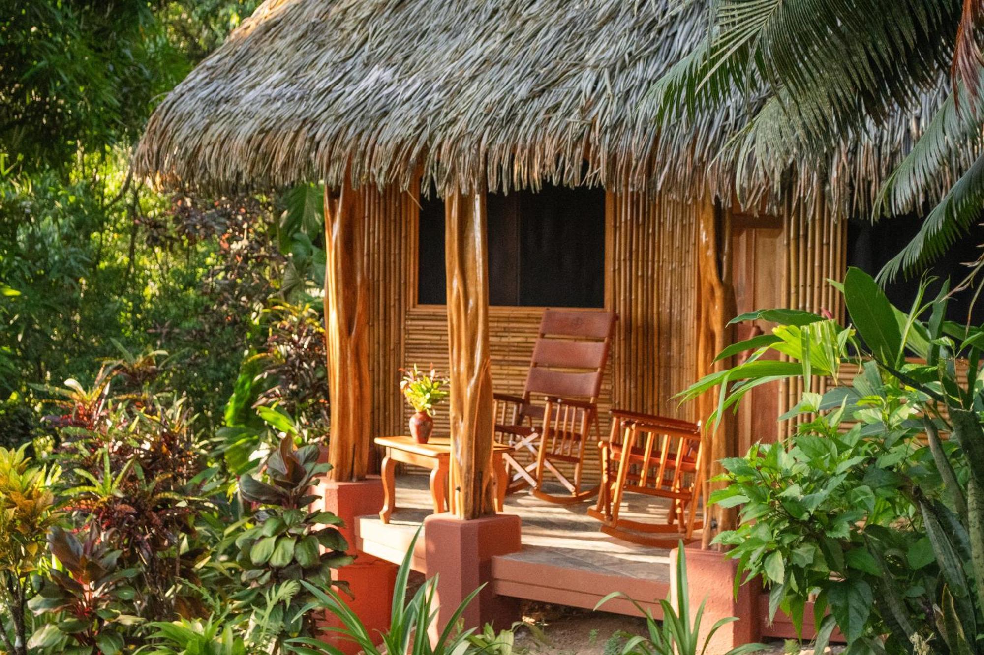 Luna Lodge Carate Dış mekan fotoğraf