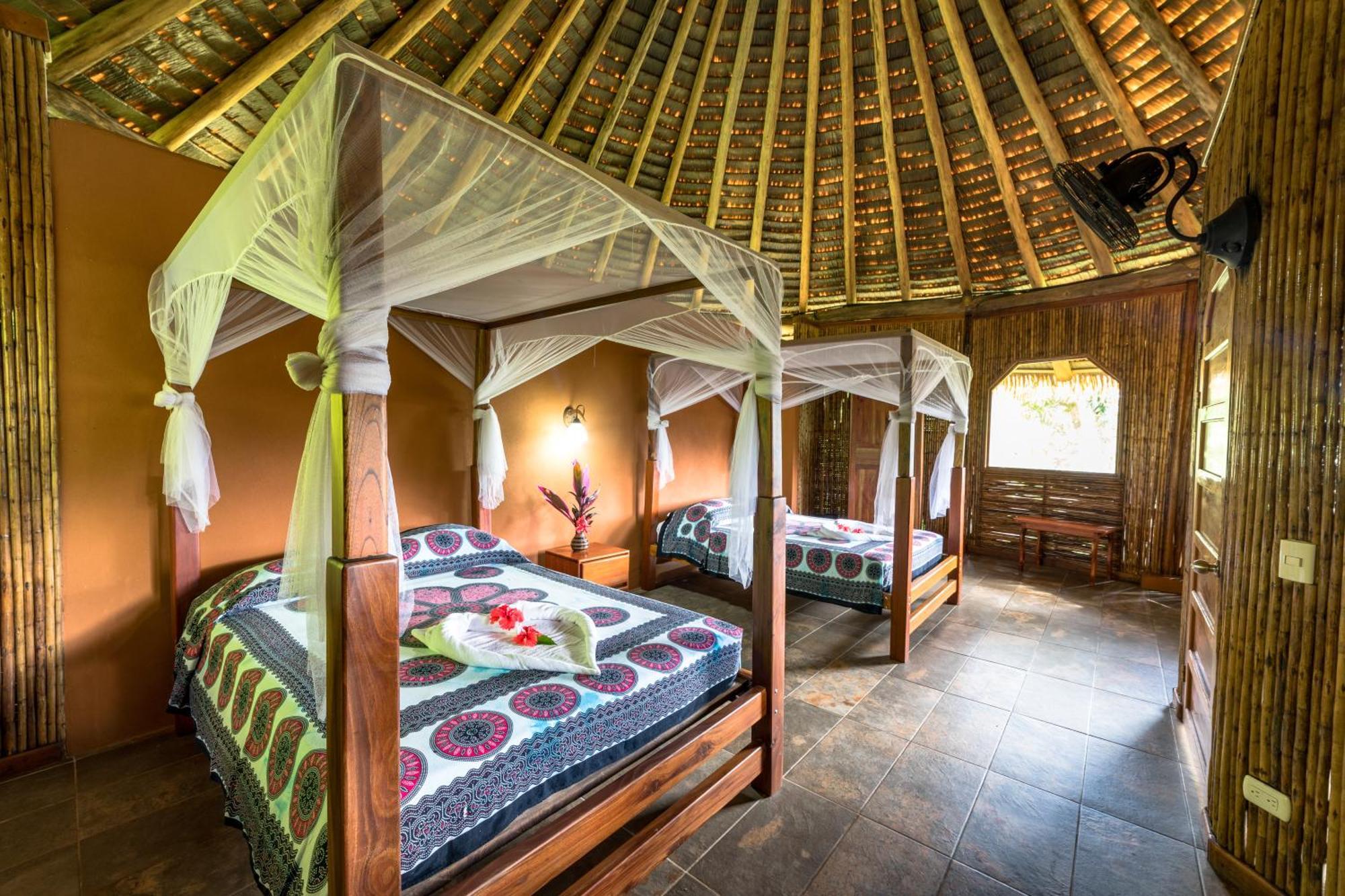 Luna Lodge Carate Dış mekan fotoğraf